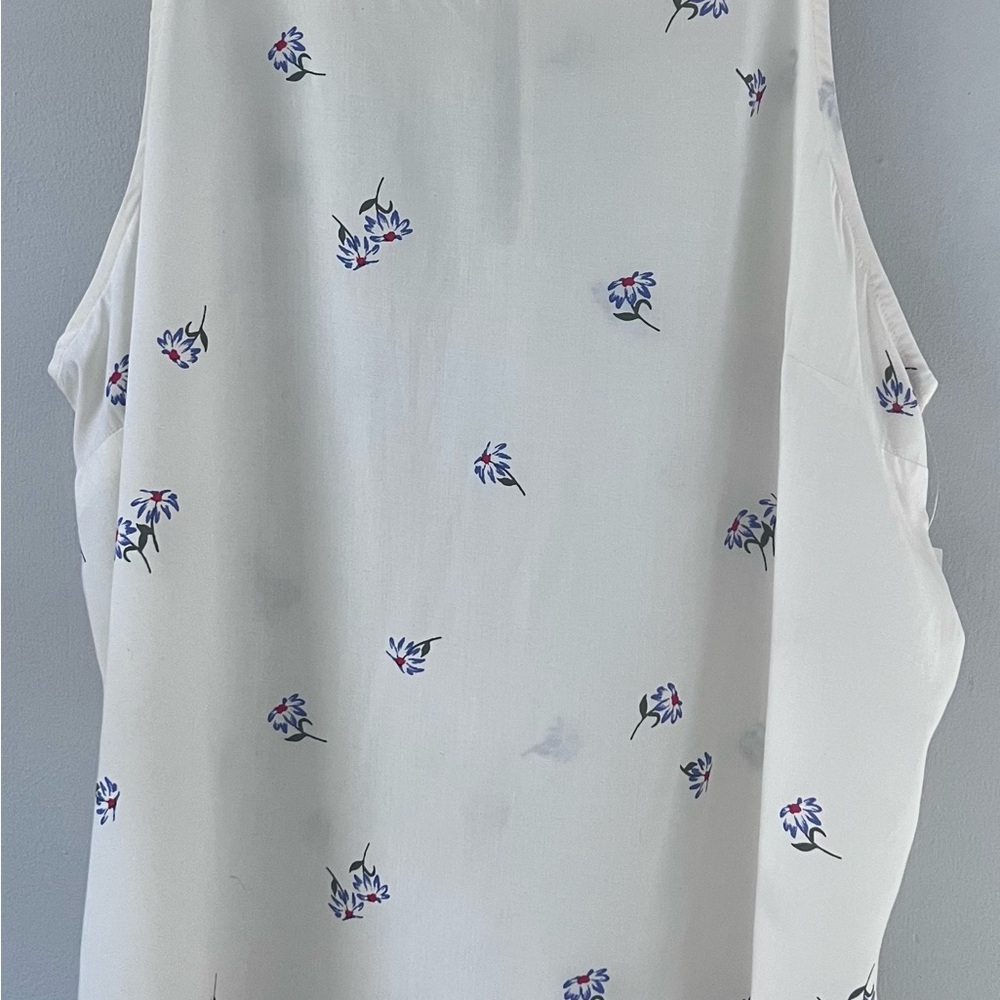 Old Navy White and Purple Tank Top Floral Design